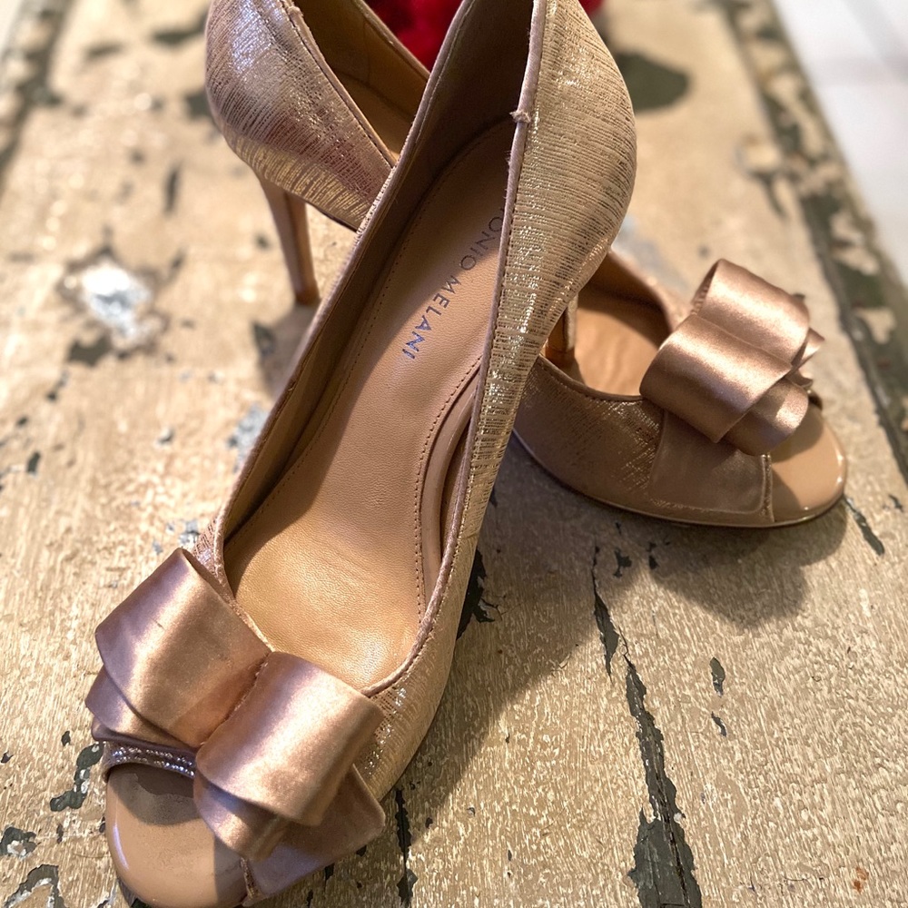 NWOT Antonio Melani heels